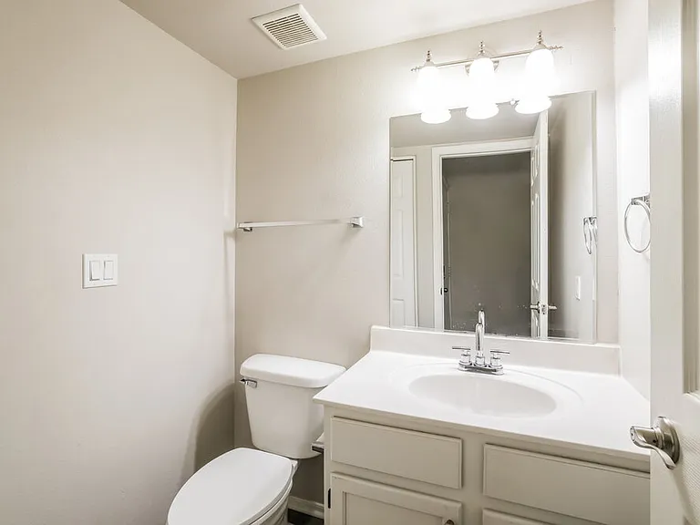 425 S Sunrise Dr — Photo 14