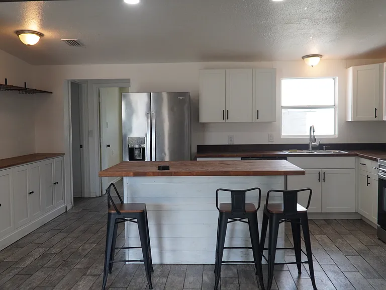4111 W Montgomery Ter — Photo 26