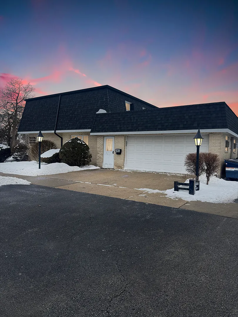 18356 Myrtle Ct APT 1 photo 1