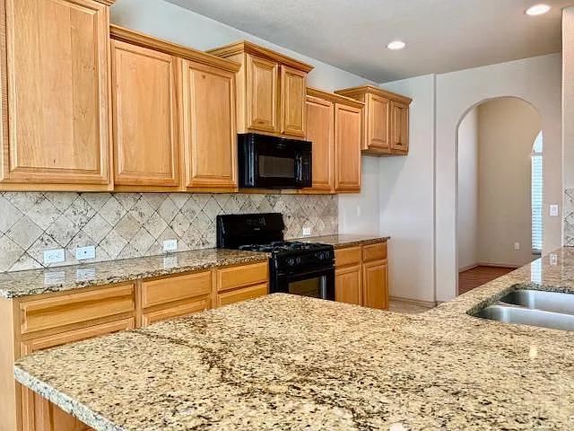 6507 Hall Of Fame Blvd — Photo 9