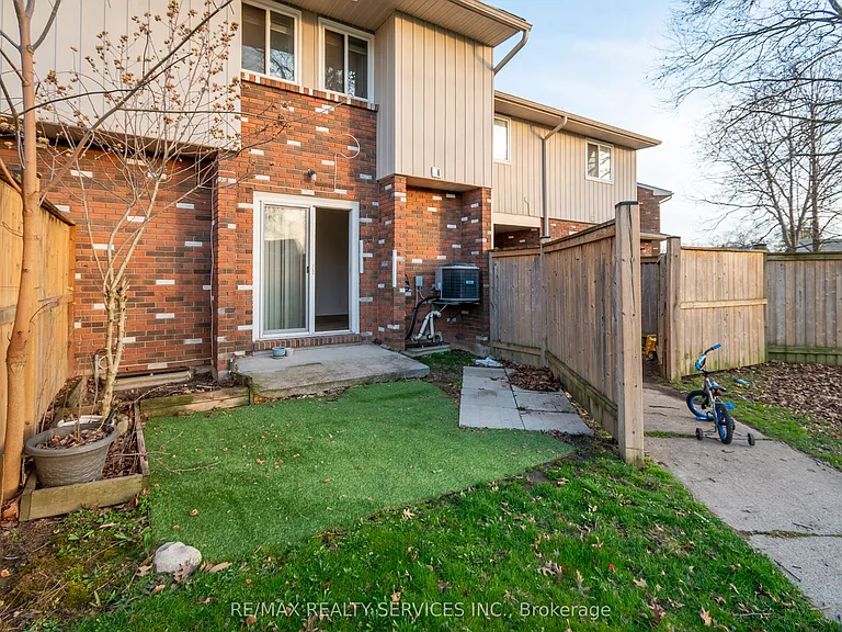 100 Brownleigh Ave #176 — Photo 22