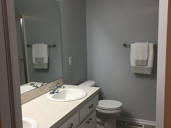 3rd image of 4003 N 147th St