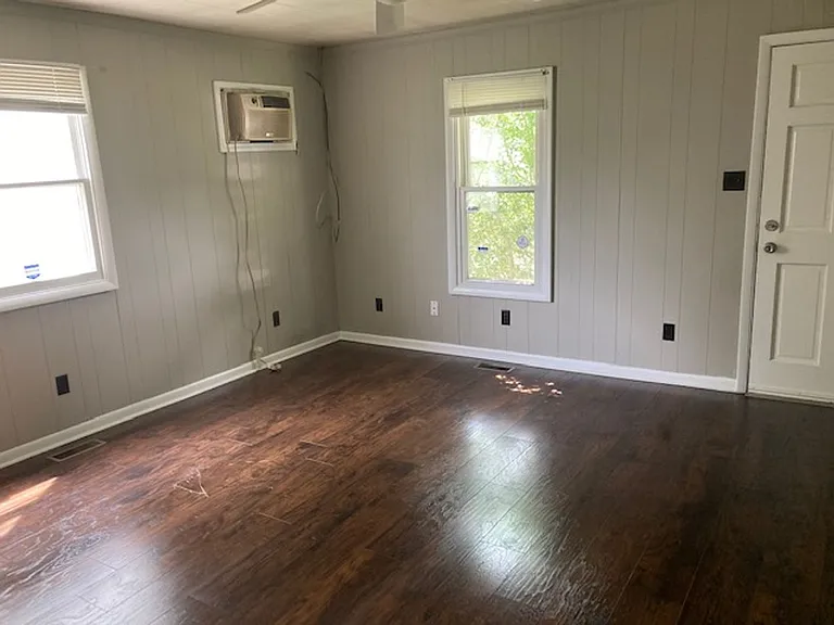124 Twin Oak Dr — Photo 3