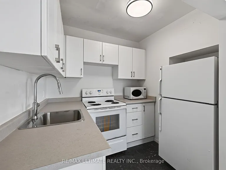 2360 Queen St E #3 — Photo 10