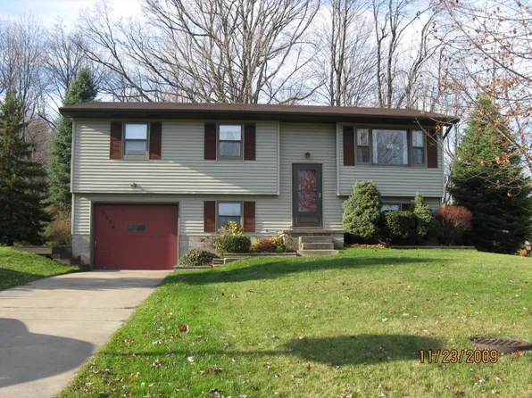 5674 Laurel Ln, Girard, PA 16417