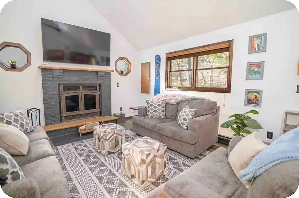 3 bed, 2.0 bath, 1248 sqft, $2,200 — Photo 3