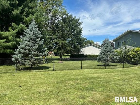 2nd image of 19 Hillcrest Dr