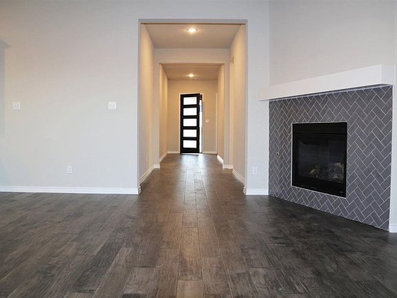 2nd image of 2705 Carisbrooke St