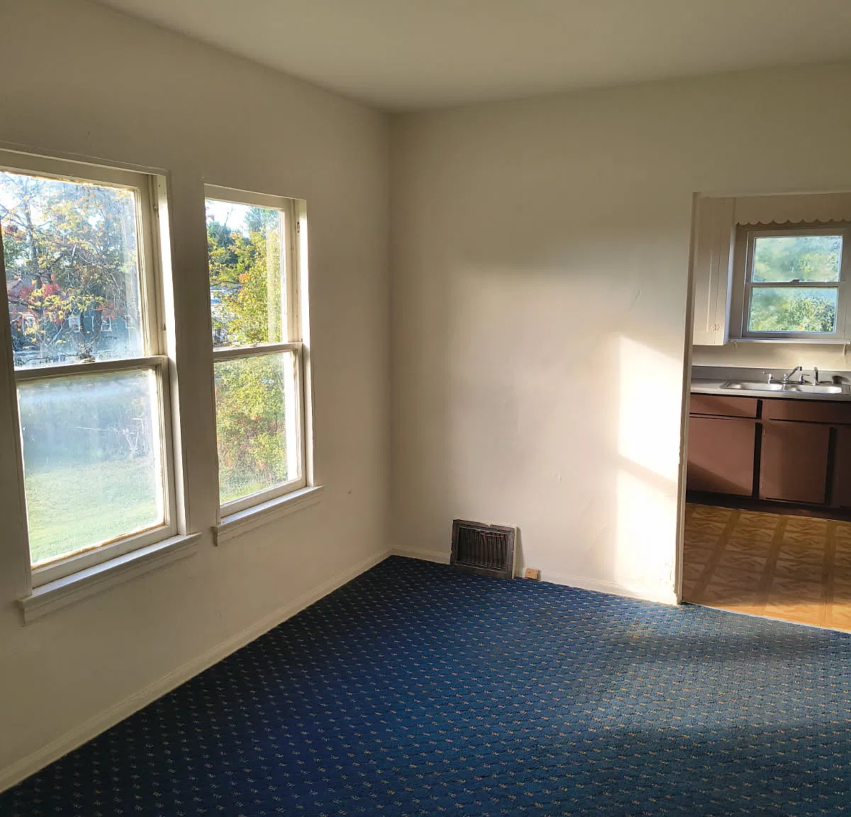 448 Ferndale Ave — Photo 4
