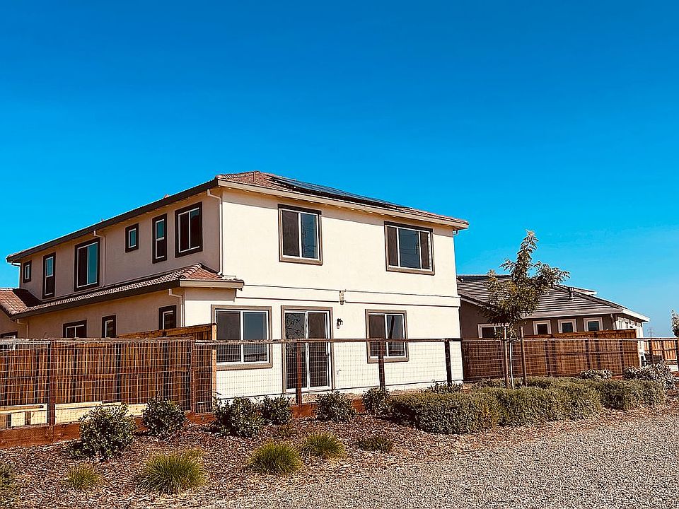 1st image of 553 Kingbird Cir