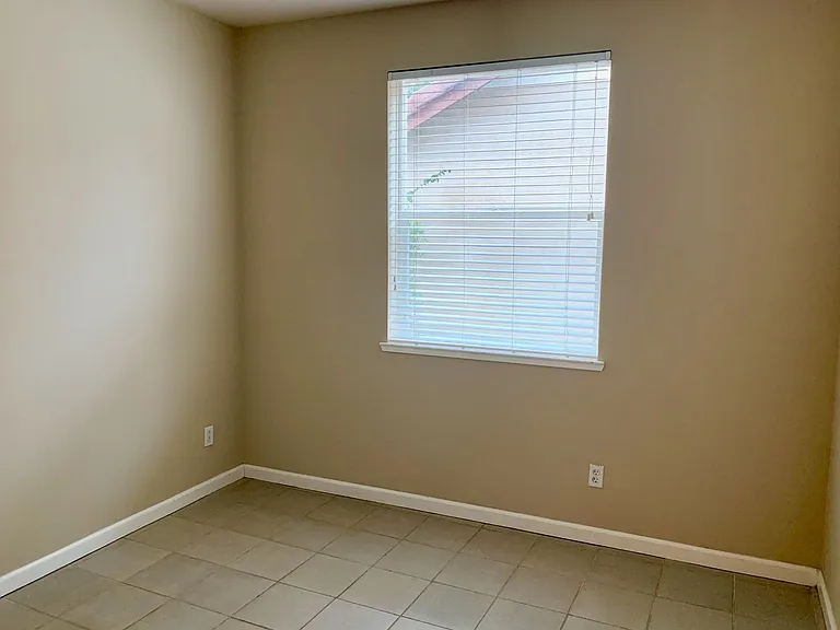 3237 Hudson Dr — Photo 11