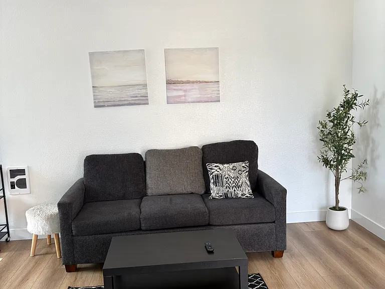 613 Florence St #D — Photo 4