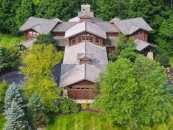 2nd image of 385 Larkspur Dr