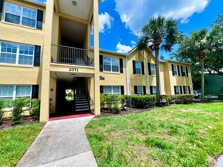 2071 Dixie Belle Dr #K — Photo 2