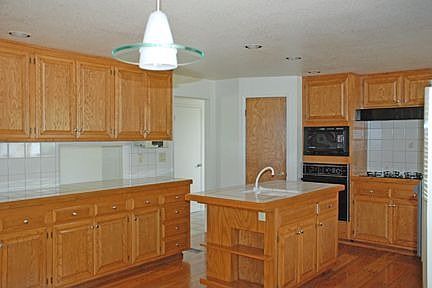2nd image of 814 Cloverview Dr