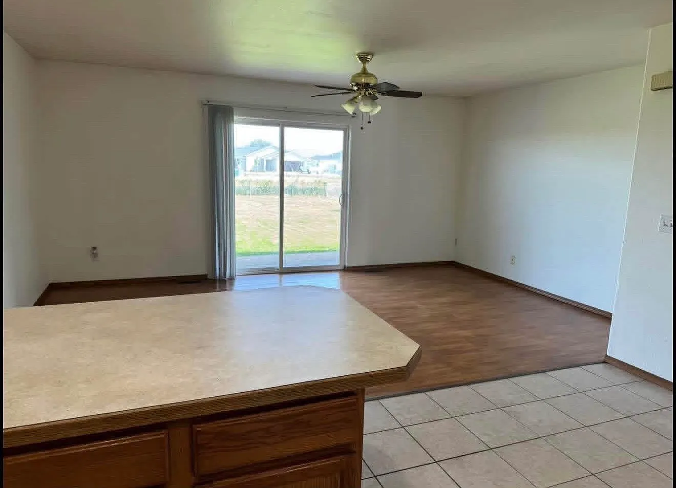 3 bed, 1300 sqft, $1,800 — Photo 4