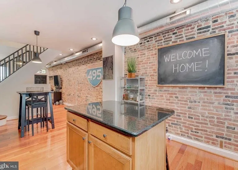 1409 E Clement St — Photo 13