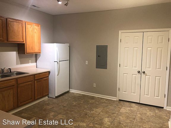 4th image of 122 S 9th St APT 3