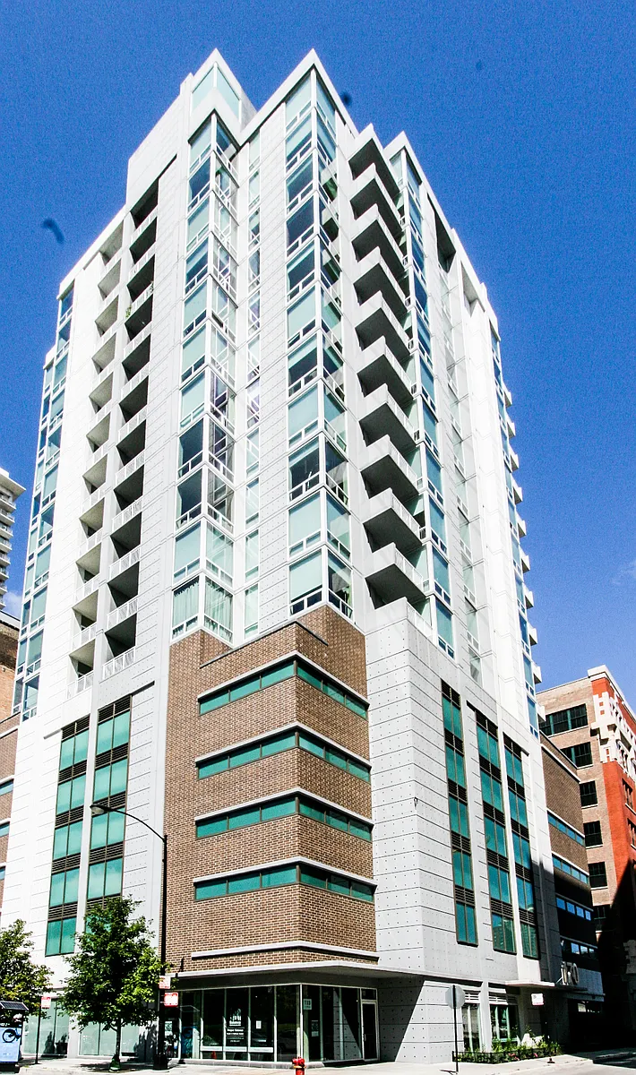 Building Photo - 170 W Polk St #802