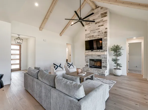 2770 Fireside Dr, Midlothian, TX 76065