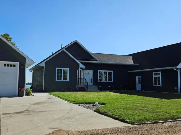 70 Oakwood Shoreline Dr, Bruce, SD 57220