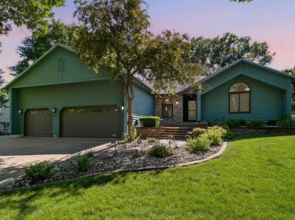 4517 S River Oaks Dr, Sioux Falls, SD 57105