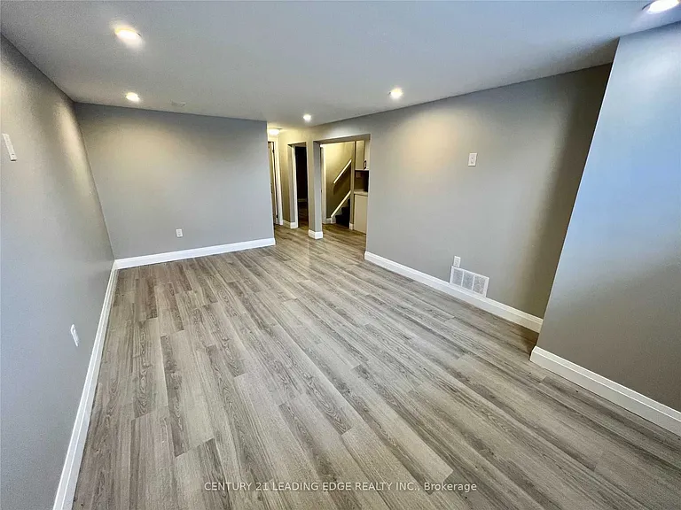 214 Gibbons St #BASEMENT — Photo 8
