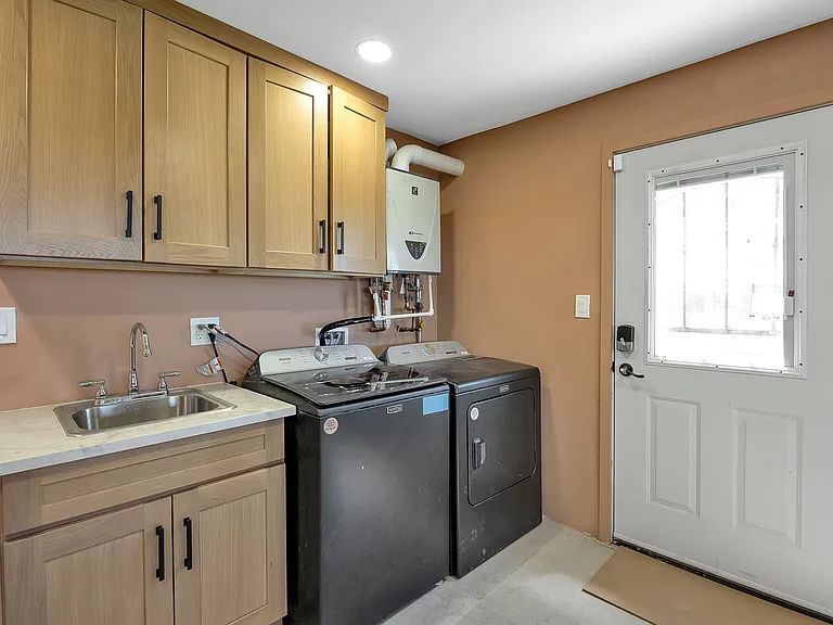 1080 River Dr — Photo 48