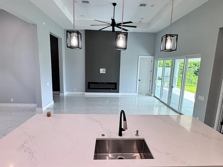 1022 Apple Ave — Photo 8