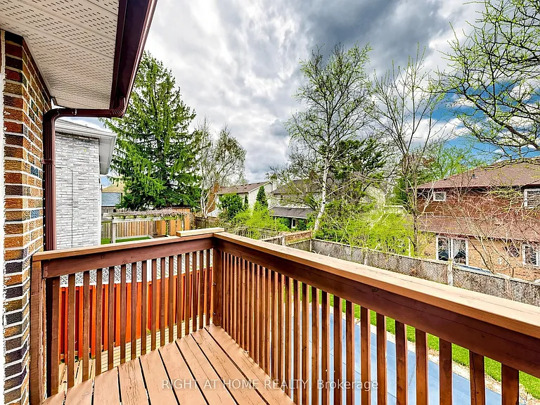 86 Howlett Ave — Photo 40