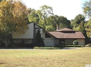 23 Watch Way, Lloyd Harbor, NY 11743