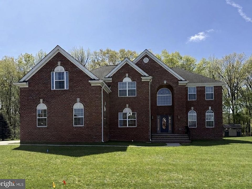 2nd image of 41 Emerald Rd