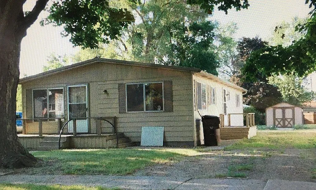 220 W Pine St photo 1