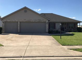 1301 Winchester Dr, Troy, OH