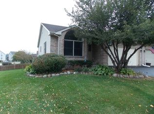 1002 Scott Dr, Sycamore, IL 60178