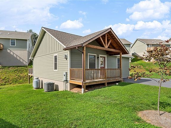 2nd image of 158 Pitts Way #124