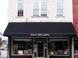 125 N Main St, Dickson, TN 37055