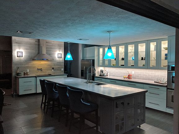 So many Cabinets 