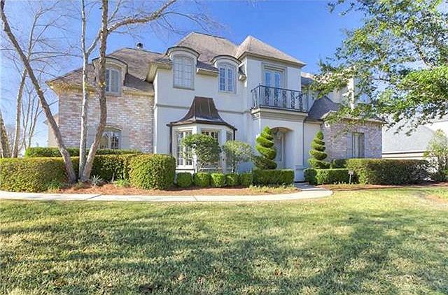 1st image of 77 Woodstone Dr