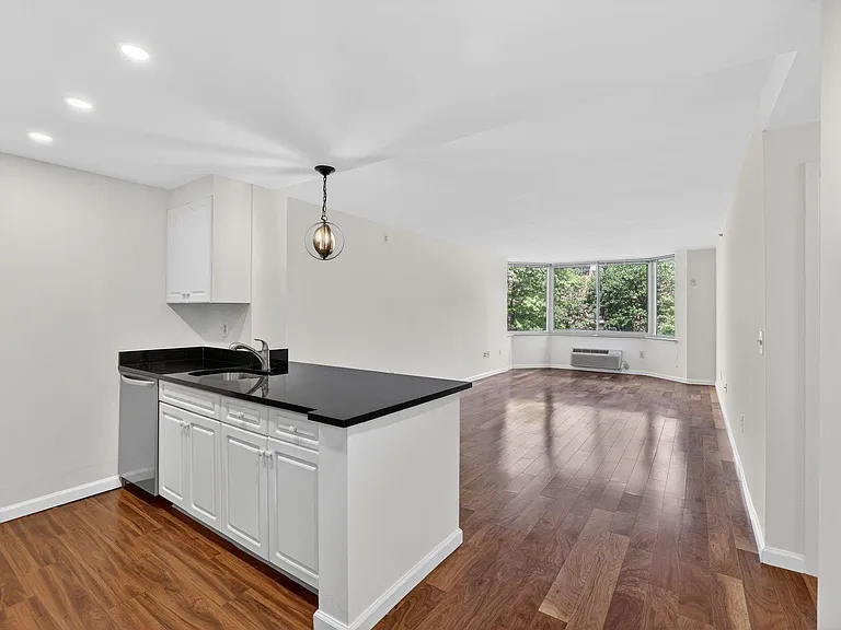 65 2nd St #206 — Photo 2