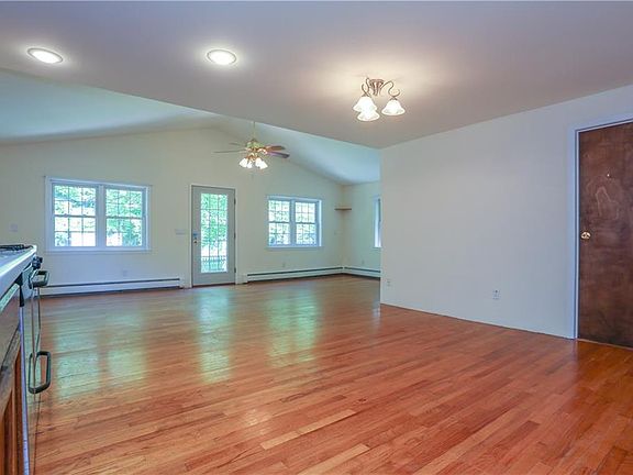 3rd image of 88 Medway Ave