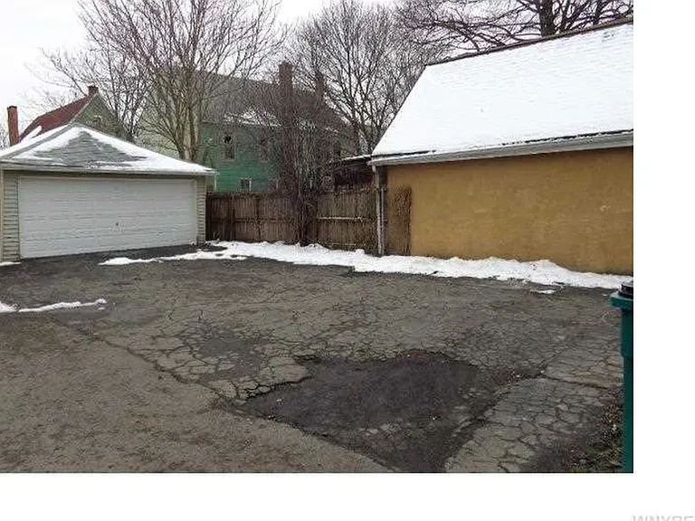 237 Barton St #2 — Photo 9
