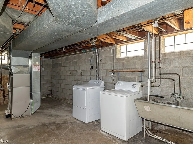 8221 Pelham Dr — Photo 27