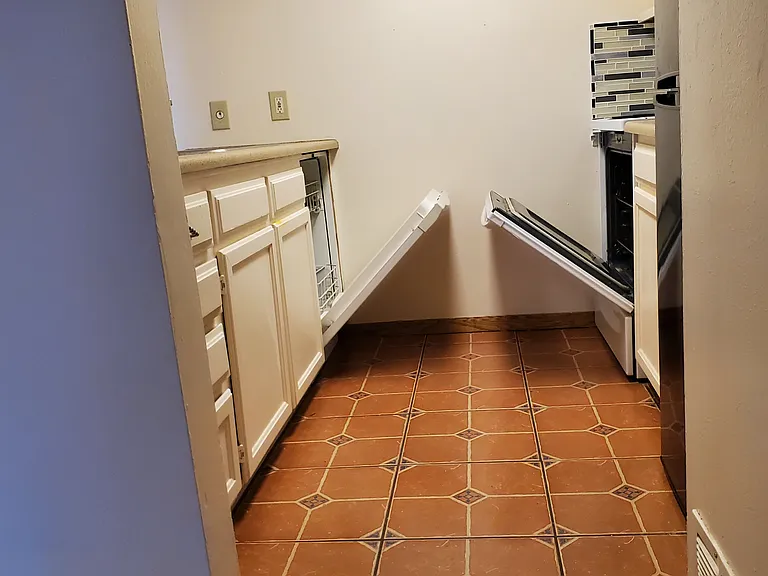 1111 Maxwell Ave #221 — Photo 20