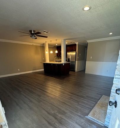 3rd image of 2519-2521 Burlington Pl