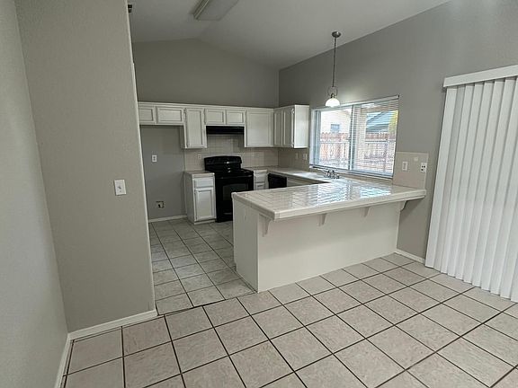 4th image of 5472 W Browning Ave