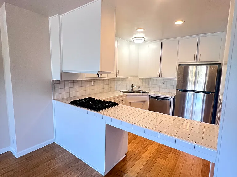 2637 Centinela Ave — Photo 4