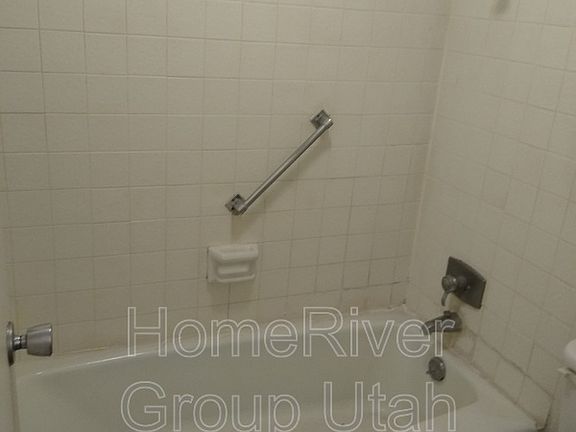 5th image of 320 S 700 E APT 33