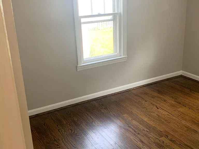 4513 Leslie Ave — Photo 13