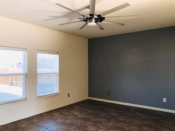 3rd image of 1412 Shumard Dr